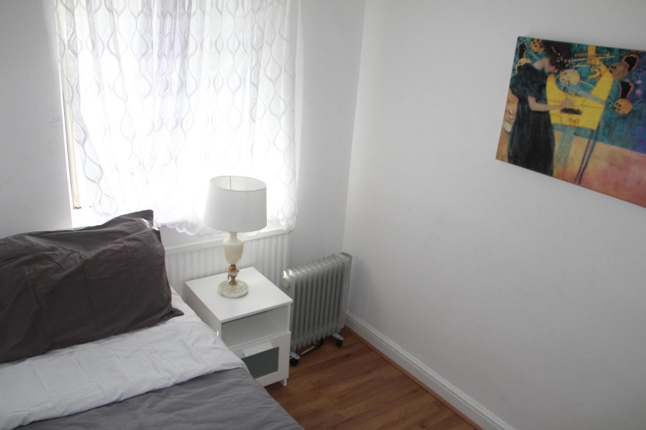 Grey Double Bedroom ロンドン エクステリア 写真